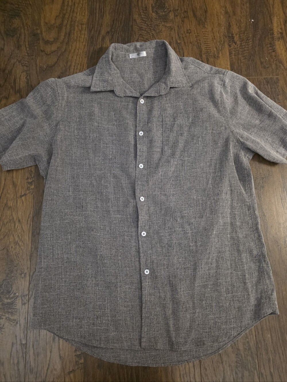 Men's Short Sleeve Button-Down Shirt in Charcoal Gray
